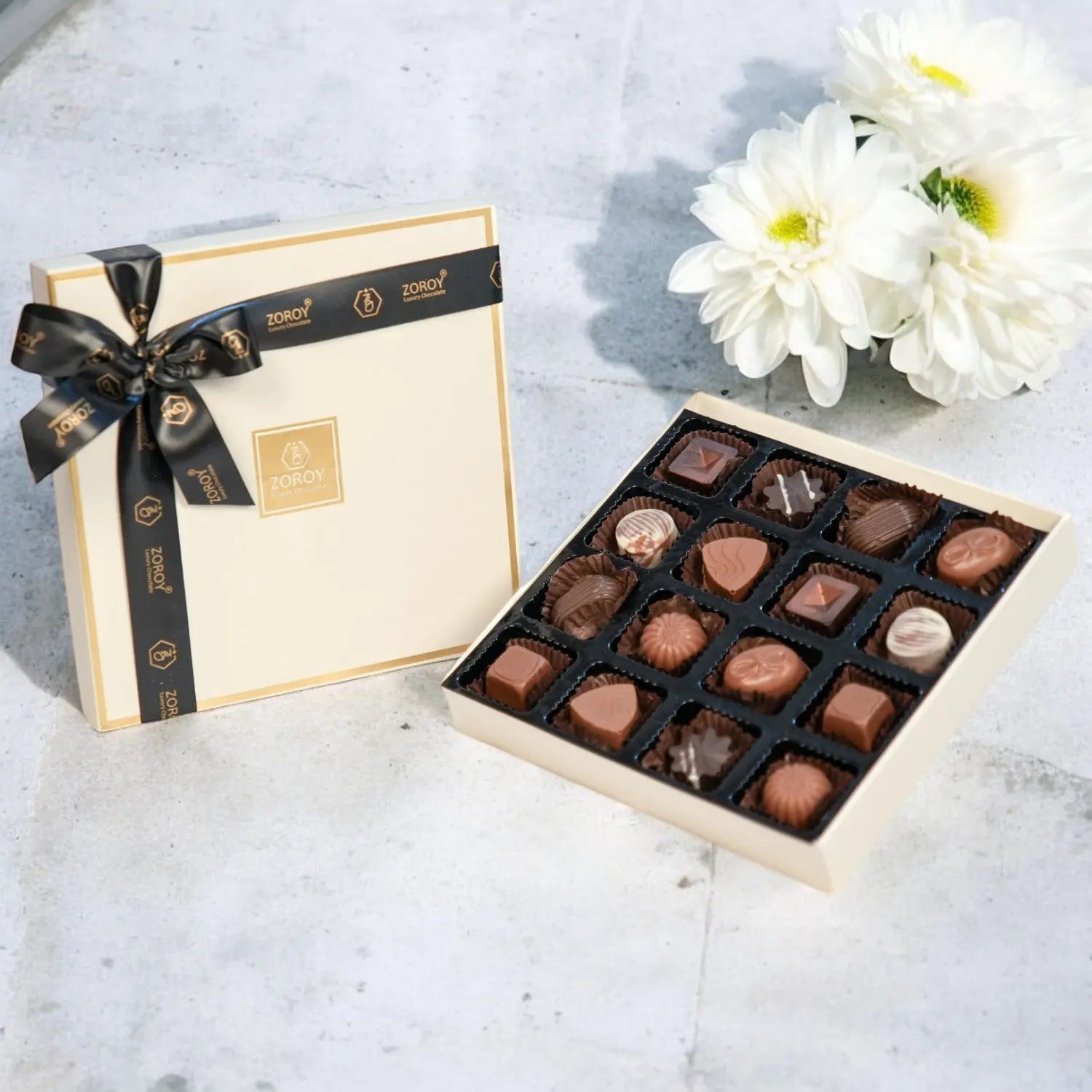 ZOROY Assorted Delite Chocolate Gift Box of 16 confection (176 Gms) - ZOROY
