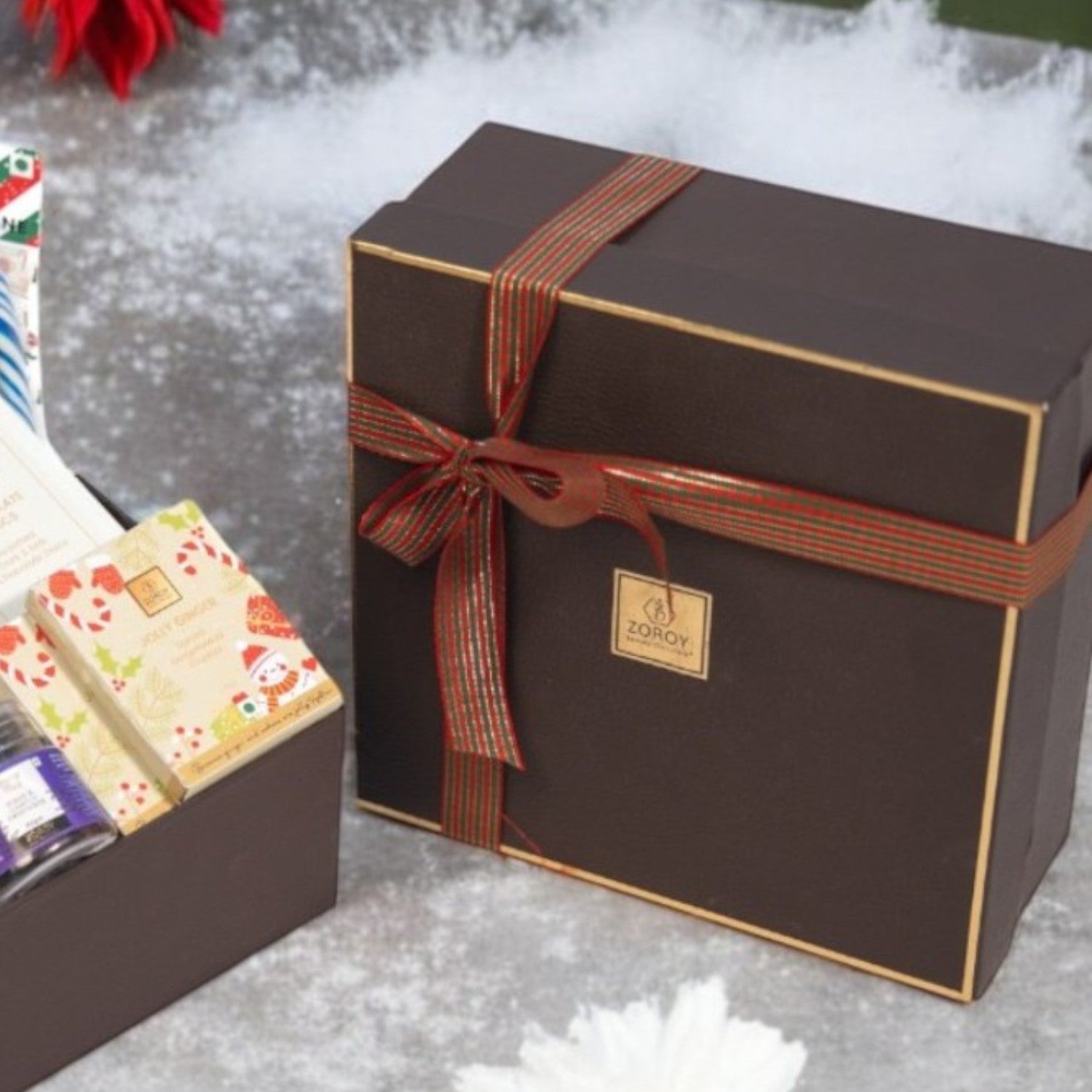 ZOROY SEASONAL ELEGANT TREATS HAMPER | Plum cake | gingerbread cookies | candy canes | berries | drinking chocolate | snacks |Chocolates | Ideal for Holiday Christmas New Year and Corporate Gifts