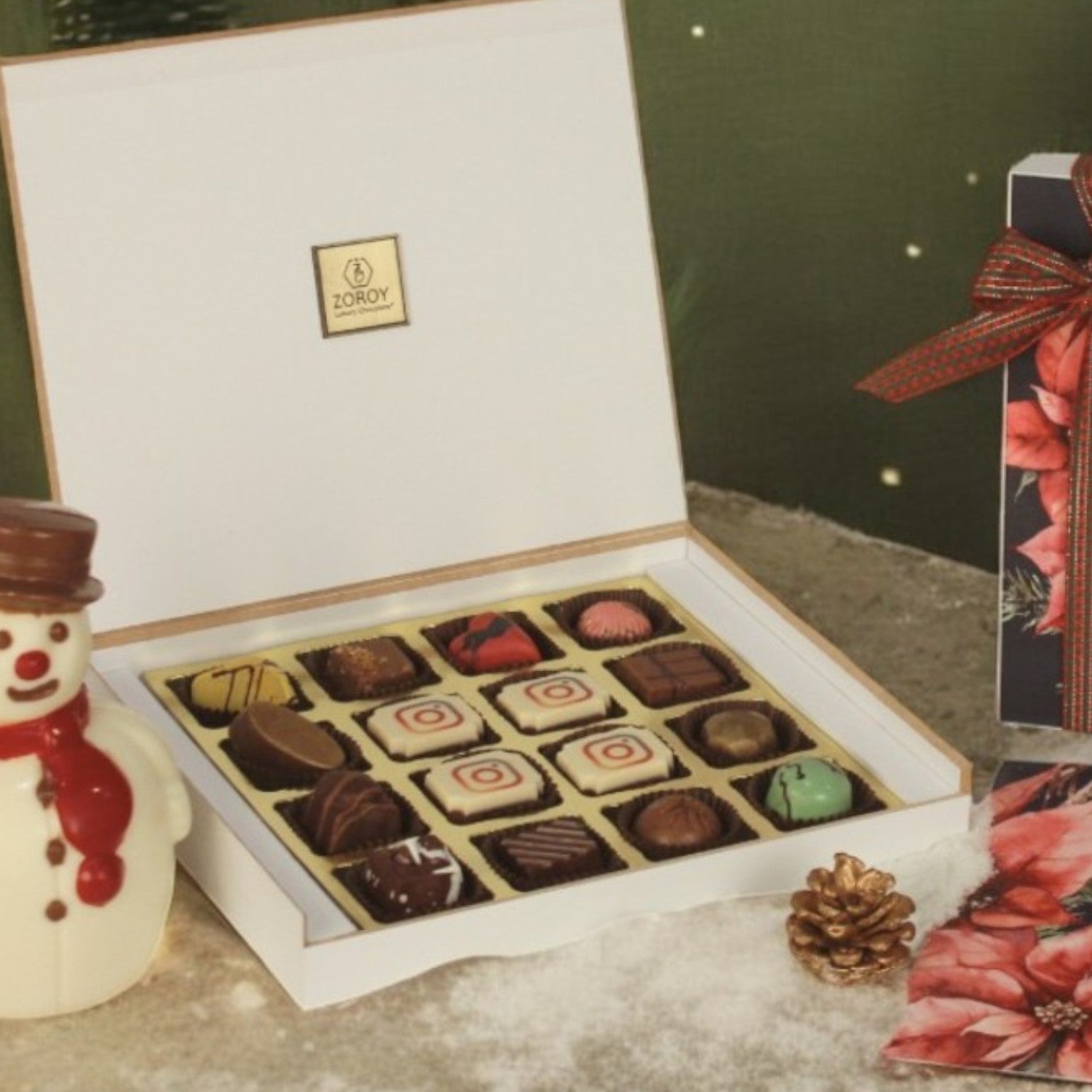 ZOROY Personalised Customised Photo Printed Wooden Chocolate Gift Box of 16 - Christmas Gift and New Year with Company Name, Brand Logo printed on Chocolates and Personalised Message Card