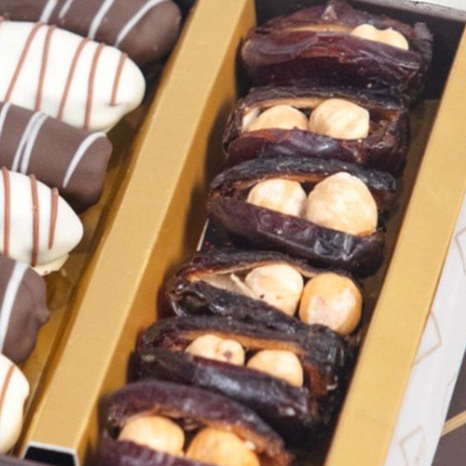 ZOROY Assorted Dry Fruit Filled Dates 180G