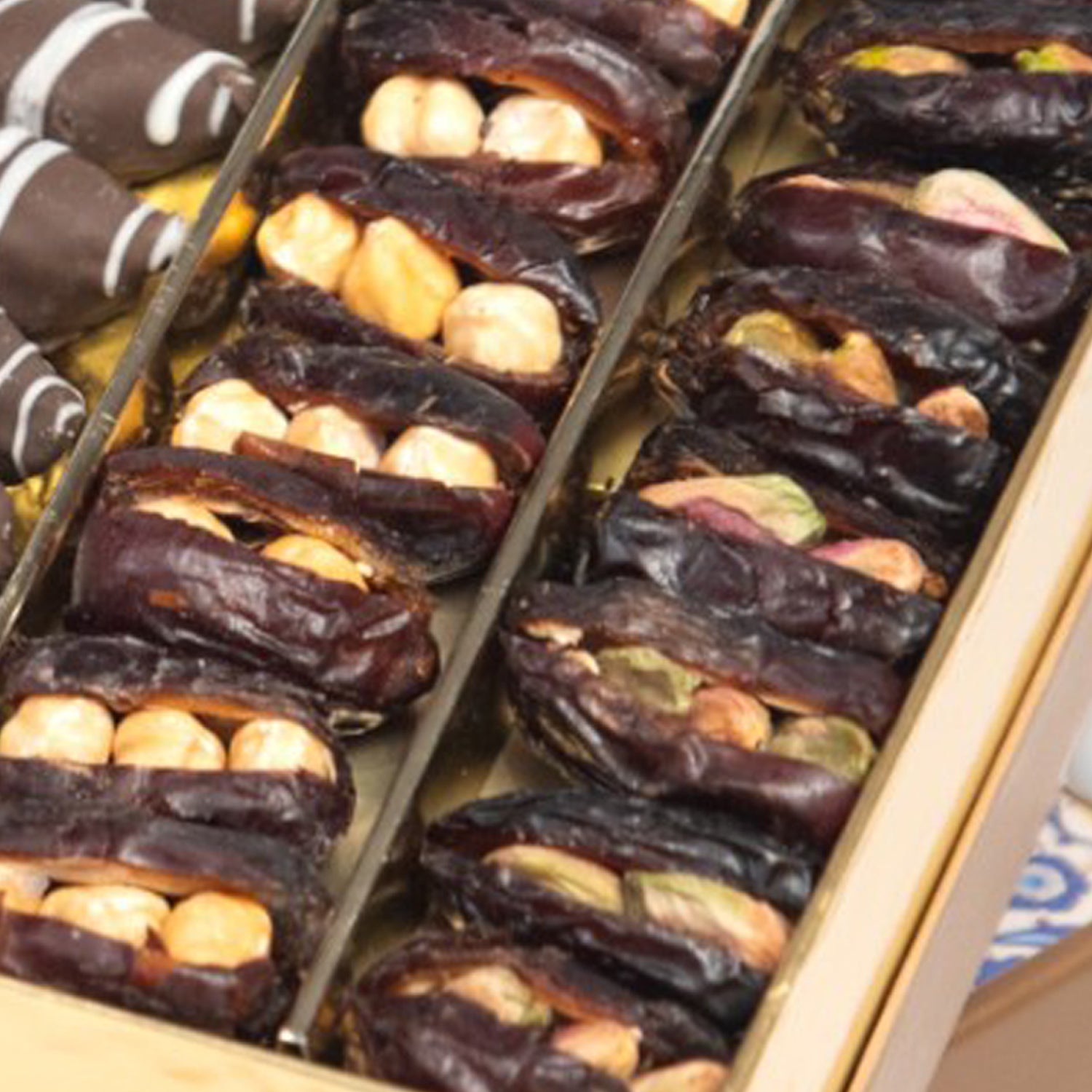 ZOROY Assorted Neel Dry Fruit Filled Dates 450G | Filled With Roasted Pistachio, peeled orange wholes,Roasted hazelnuts and chocolate coated almond stuffed dates | Khajur dry fruit |Natural Sweetener