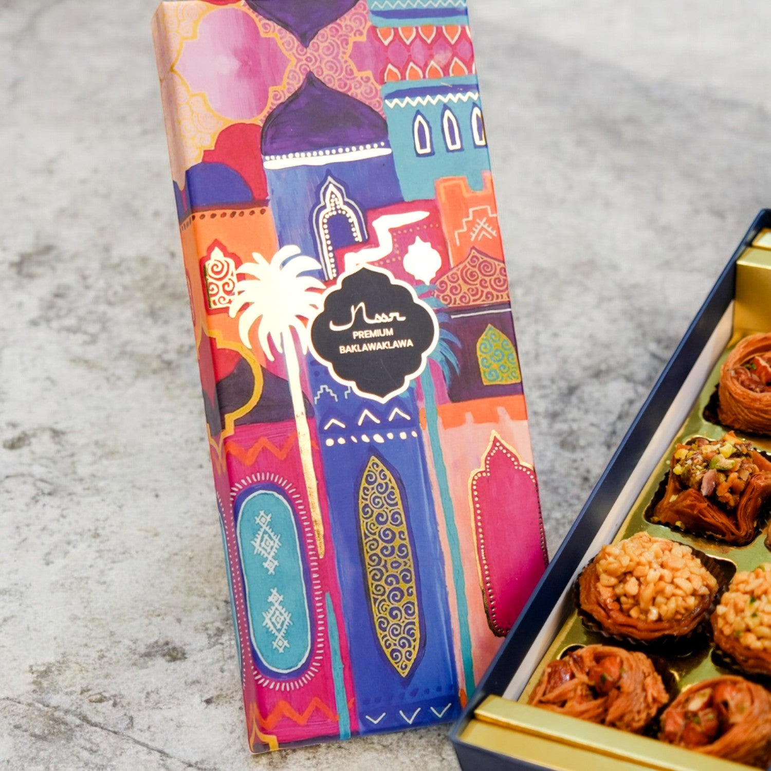 ZOROY Noor Premium Traditional Authentic Turkish Baklava – 8 Piece Assorted Gift Box, 175 g - Middle Eastern Delight with Rich Nuts & Honey | Perfect Sweets for Special Occasions, Festivities, Gifting and Snacking