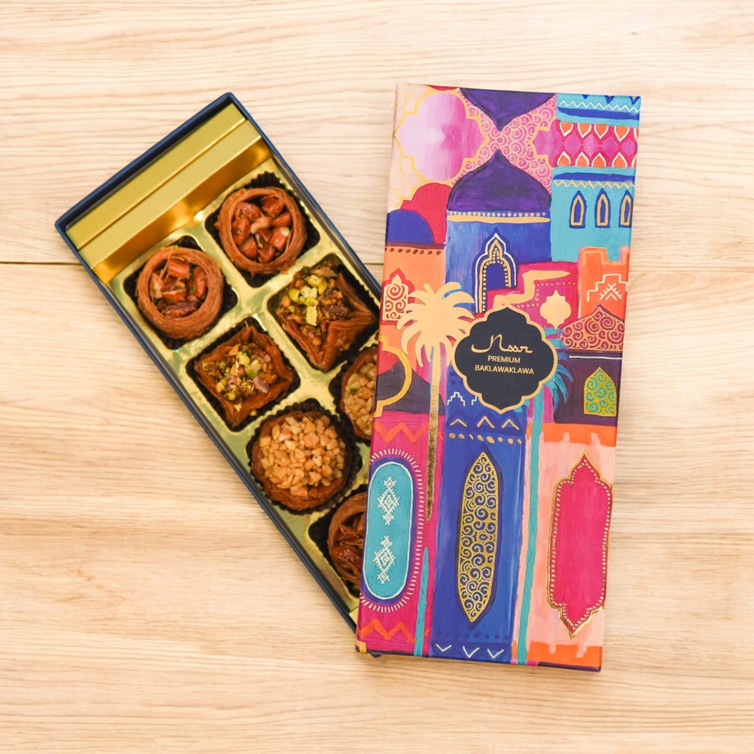 ZOROY Noor Premium Traditional Authentic Turkish Baklava – 8 Piece Assorted Gift Box, 175 g - Middle Eastern Delight with Rich Nuts & Honey | Perfect Sweets for Special Occasions, Festivities, Gifting and Snacking