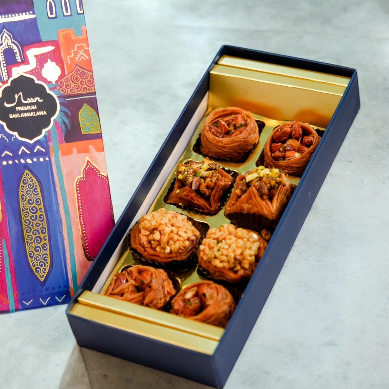 ZOROY Noor Premium Traditional Authentic Turkish Baklava – 8 Piece Assorted Gift Box, 175 g -  Middle Eastern Delight with Rich Nuts & Honey | Perfect Sweets for Special Occasions, Festivities, Gifting and Snacking