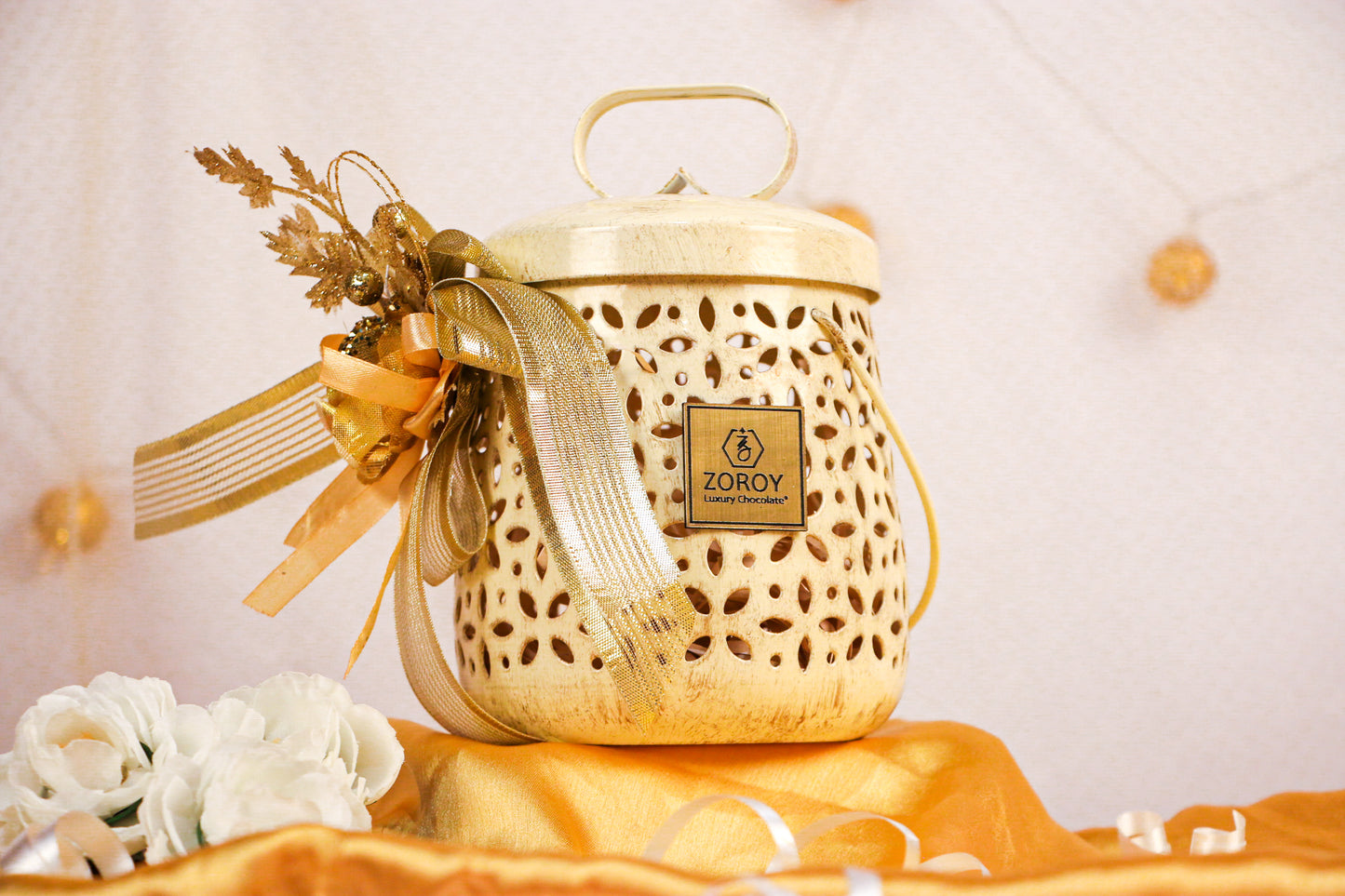 ZOROY Reusable Metal Lantern with 12 chocolates - 132 Gms