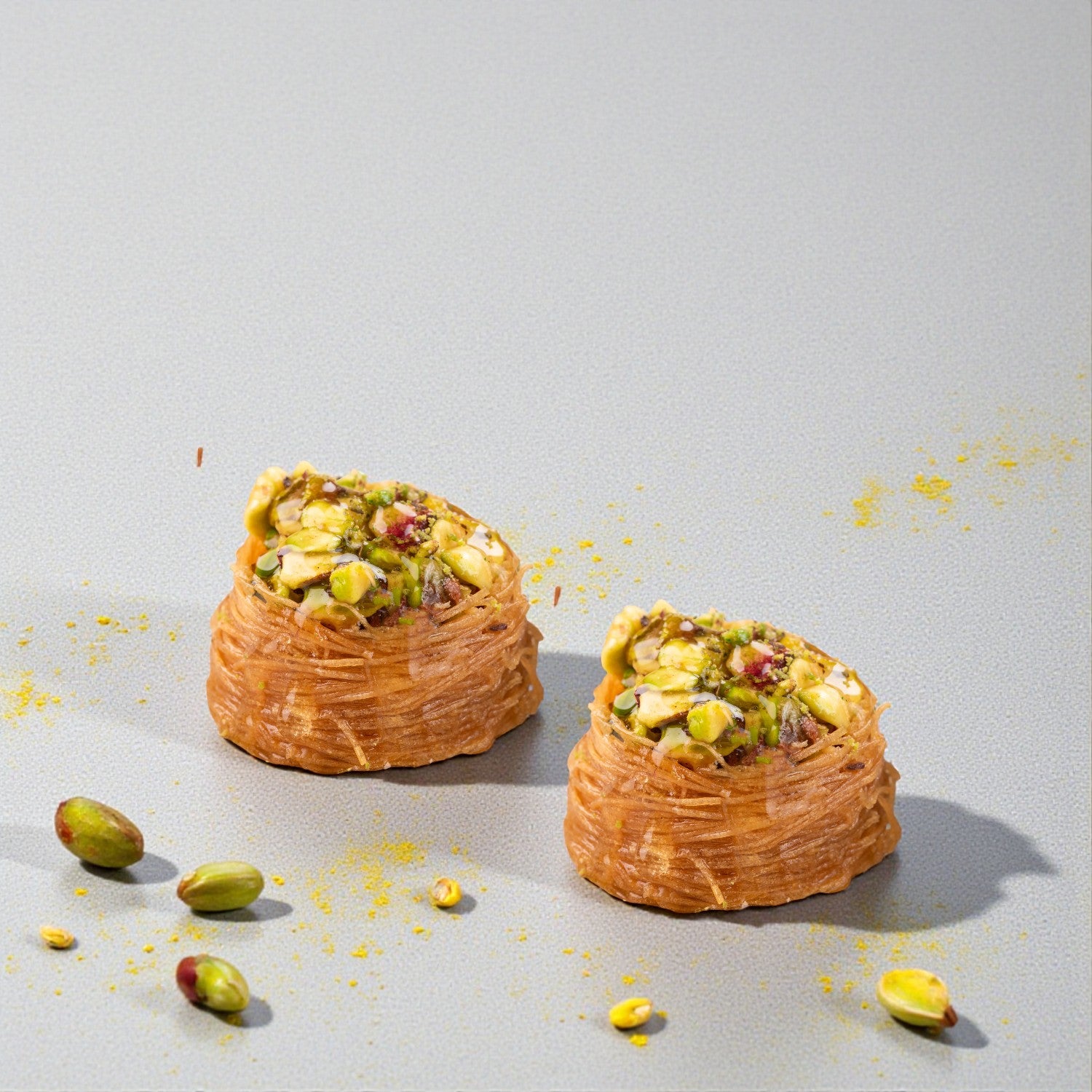 ZOROY Eid & Ramadan Iftar Sharing Keepsake Wooden Palm Box – Mamouls, Baklava, Dates & Chocolates