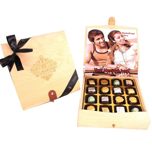 ZOROY Personalised Flexible top Wooden Gift Box 16 Assorted Pralines
