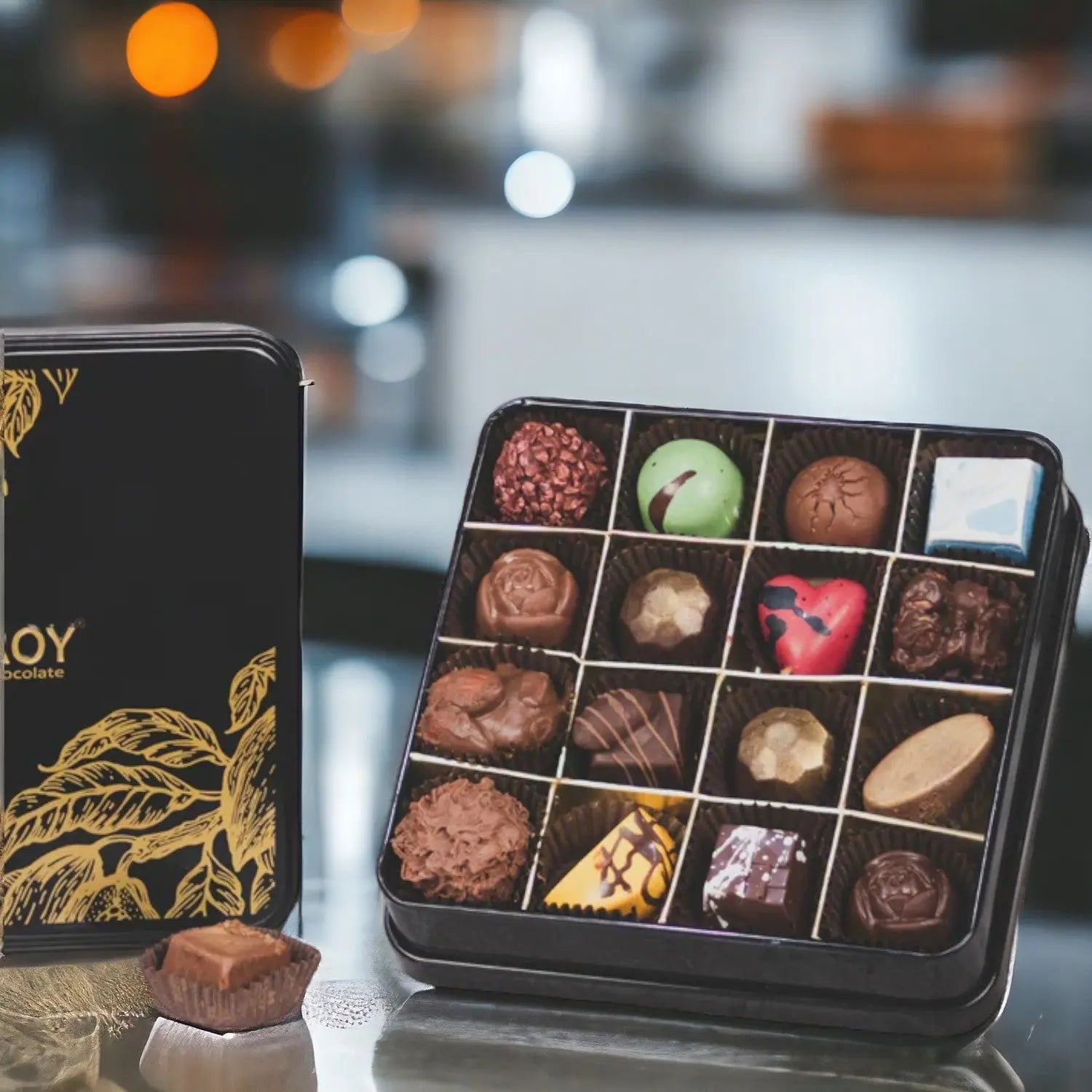 ZOROY LUXURY CHOCOLATE Box of 16 Pure Couverture Chocolate | Signature Belgian style | Pure cocoa Butter Chocolates | 16 pieces in a Tin box | Assortment of milk dark white pralines - ZOROY