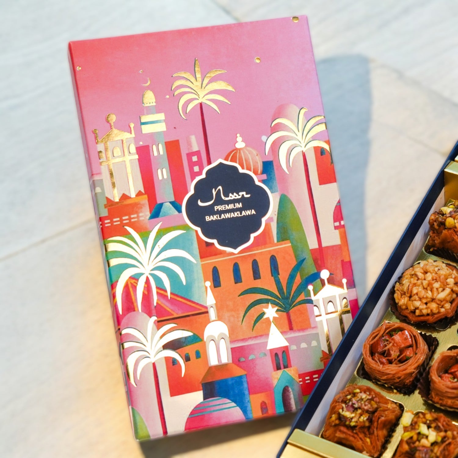 ZOROY Noor Premium Traditional Authentic Turkish Baklava – 12 Piece Assorted Gift Box, 260 g -  Middle Eastern Delight with Rich Nuts & Honey | Perfect Sweets for Special Occasions, Festivities, Gifting and Snacking