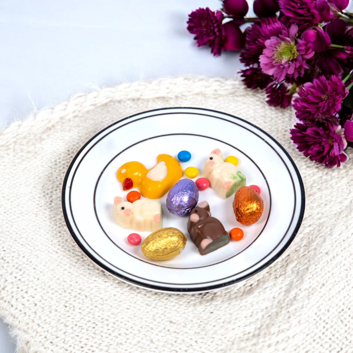 ZOROY Easter 1 Large Eggs with Bunnies and Ducks Gift Box