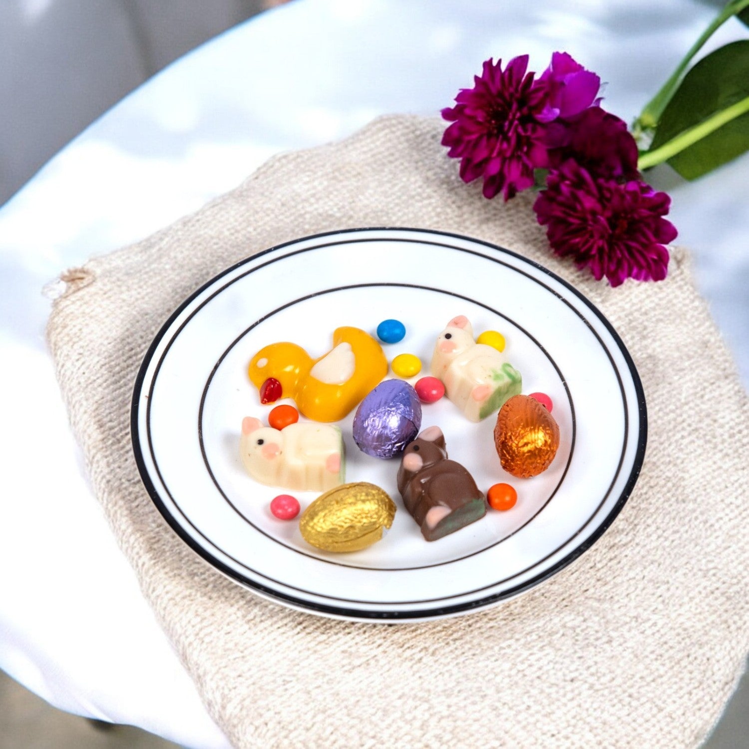 ZOROY Easter 1 Large Eggs with Bunnies and Ducks Gift Box