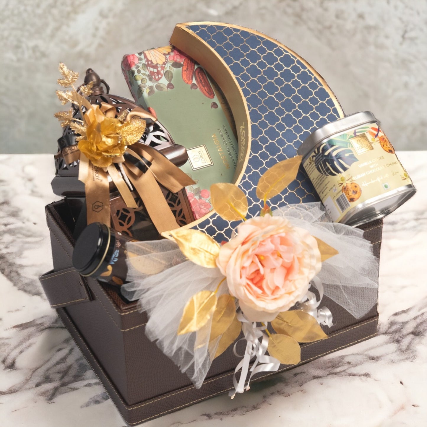 ZOROY Club Hamper Large For Eid | Box with Assorted Dry Fruit Filled Dates |Filled With Roasted Pistachio, peeled orange wholes,Roasted hazelnuts and chocolate coated almond stuffed dates | Khajur dry fruit |Natural Sweetener