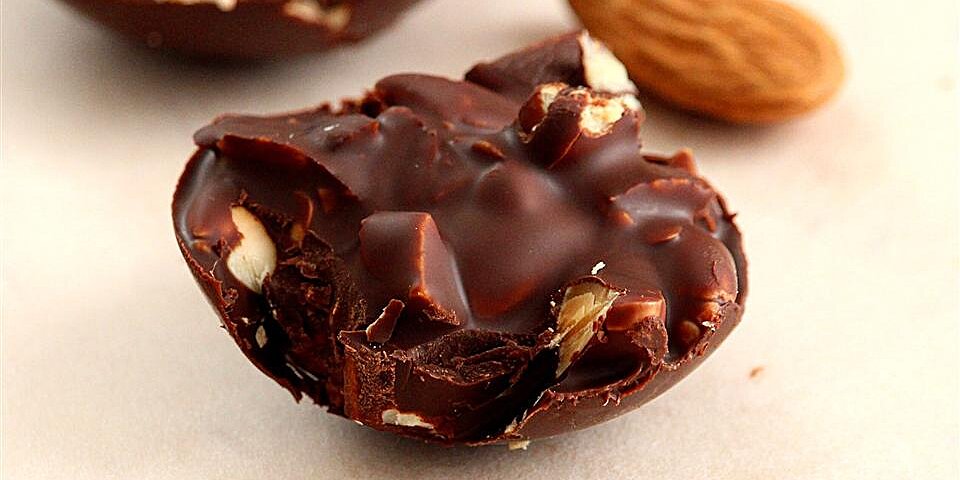 ZOROY Luxury Chocolate Christmas Tree box Gift Combo of Assorted Goodies For Celebration Festive Corporate Christmas X Mas Marry Weeding Surprise Chocolate Gift Hamper Box