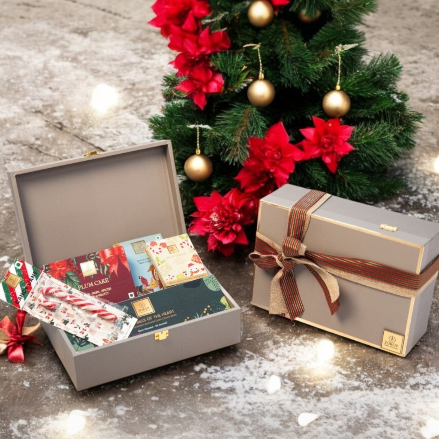 ZOROY SEASONAL WOODEN TREASURE HAMPER |Egless plum cake | rum and raisin flavored chocolates | candy cane |gingerbread cookies | Ideal for Holiday Christmas New Year and Corporate Gifts