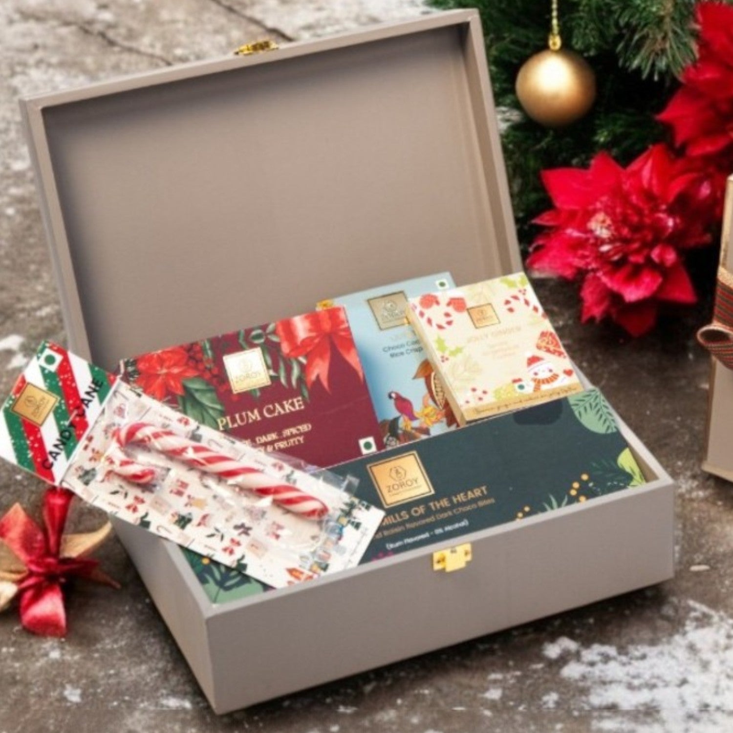 ZOROY SEASONAL WOODEN TREASURE HAMPER |Egless plum cake | rum and raisin flavored chocolates | candy cane |gingerbread cookies | Ideal for Holiday Christmas New Year and Corporate Gifts