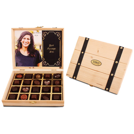 ZOROY Personalized Pine wood box with 20 assorted pralines