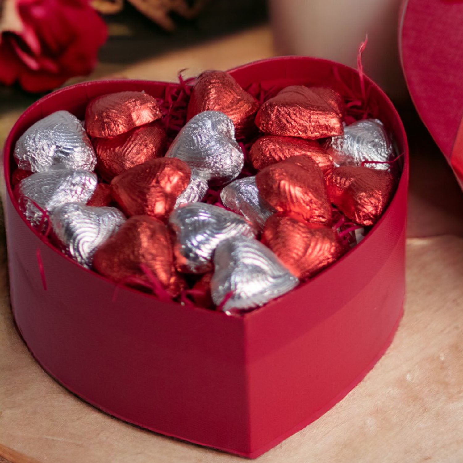 ZOROY Valentines Special- Heart box with 27 milk chocolate hearts