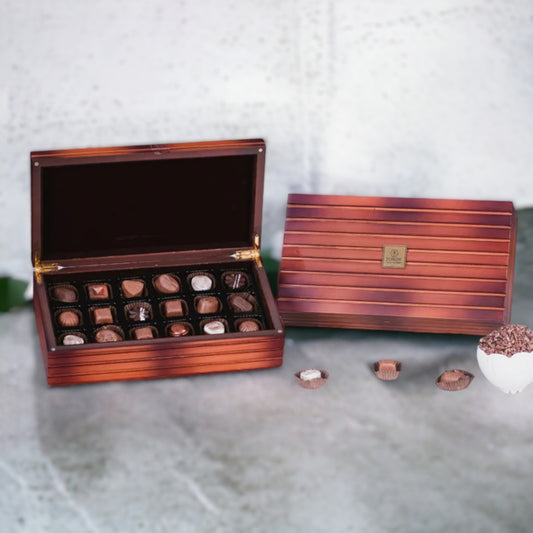 ZOROY Wooden Navigation Gift Box with 18 Assorted Milk & Dark Chocolates - 110 Gms