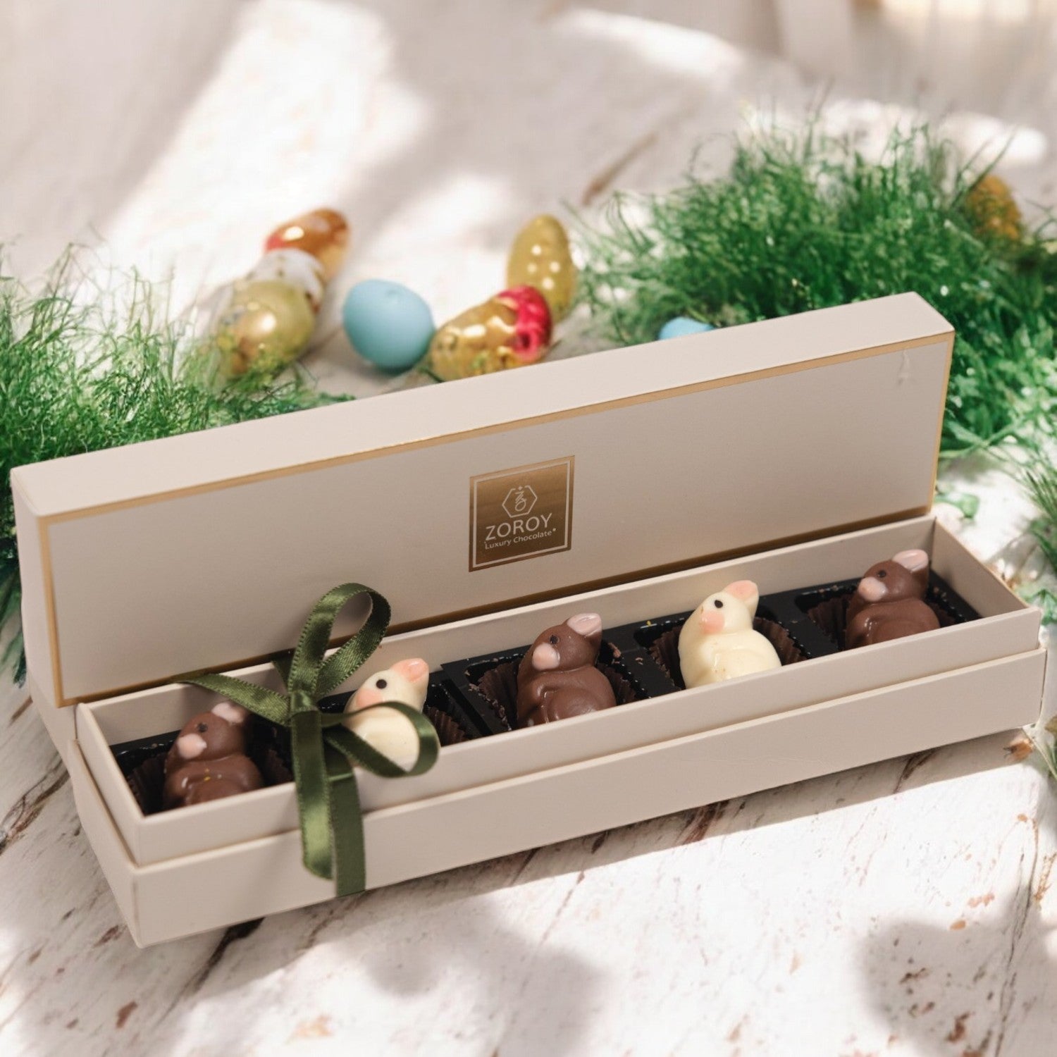ZOROY Luxury Chocolate Box | Pack of 5 Milk & White Choco Bunnies | Easter Chocolate Gift | Festive Treats for Kids & Adults | Easter Basket Filler, Party Favors, Egg Hunt Goodies & Holiday Gifting