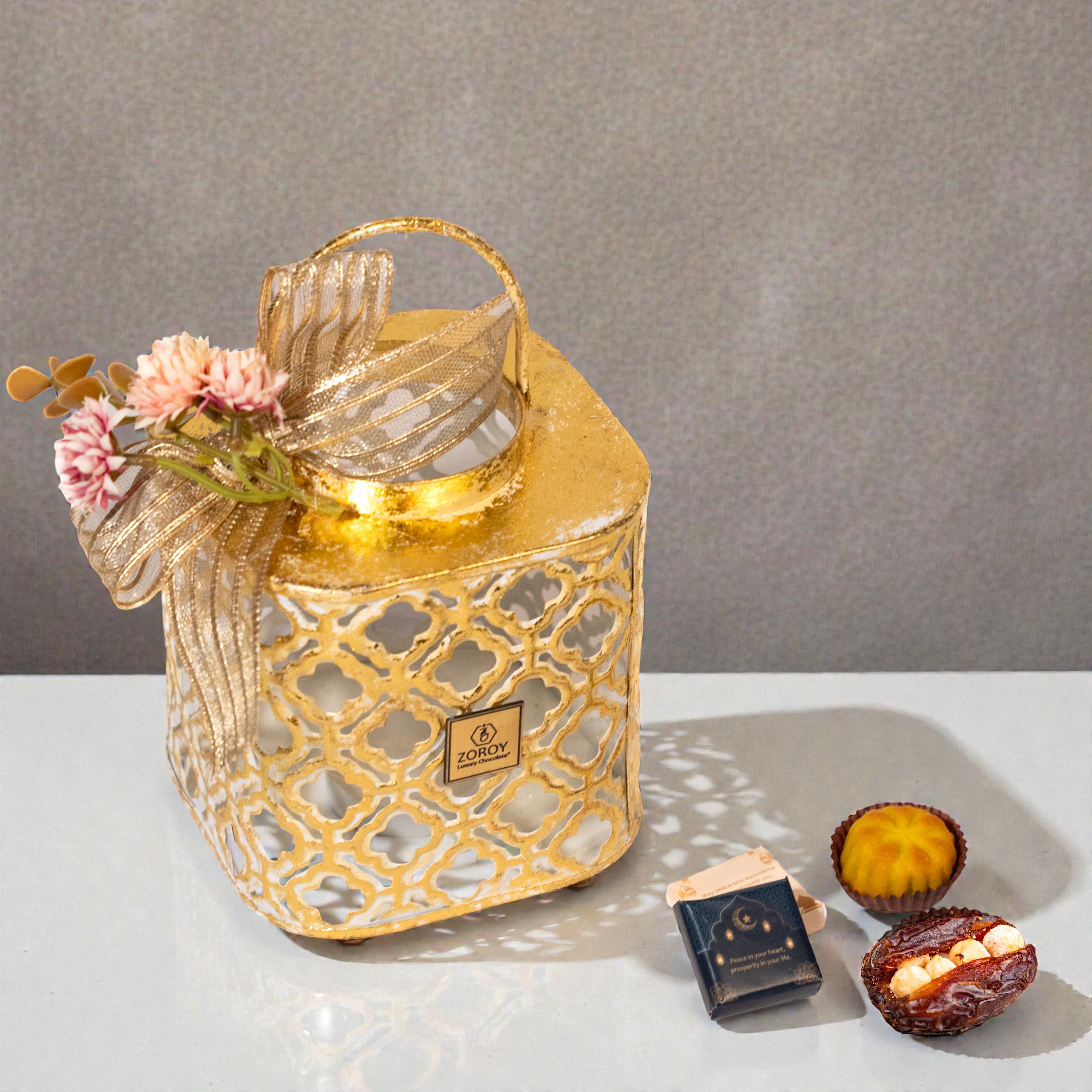 ZOROY Eid & Ramadan Lantern Gift – Mamouls, Dates & Chocolates