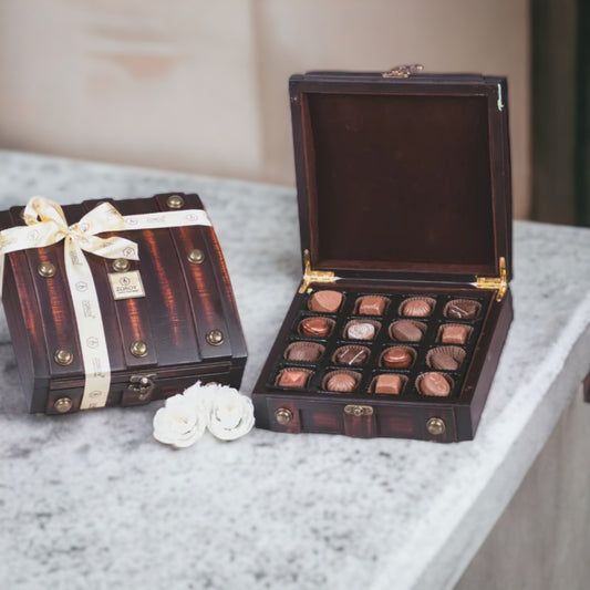 ZOROY LUXURY CHOCOLATE Box of 16 Pure Couverture Chocolate | Signature Belgian style | 16 pieces in a classic wood tijori box | Assortment of milk dark white pralines - 176 Gms
