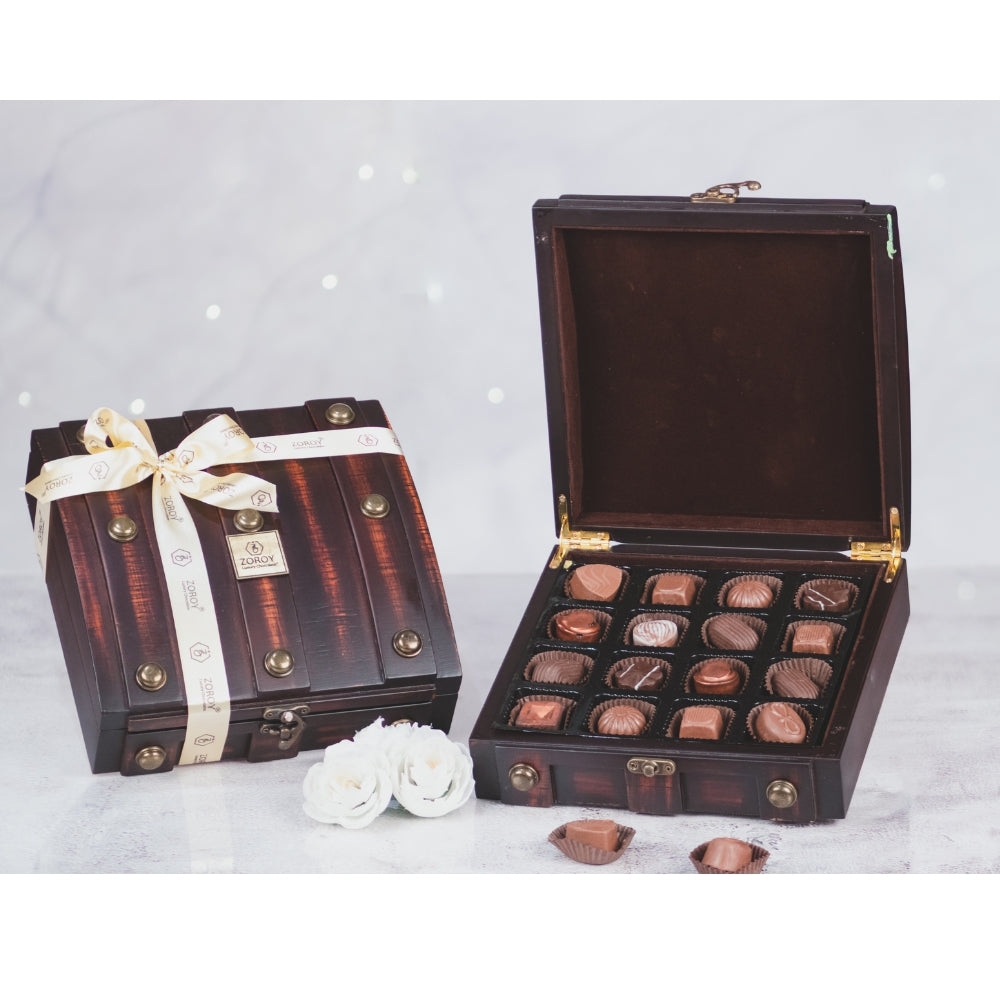 ZOROY LUXURY CHOCOLATE Box of 16 Pure Couverture Chocolate | Signature Belgian style | 16 pieces in a classic wood tijori box | Assortment of milk dark white pralines - 176 Gms