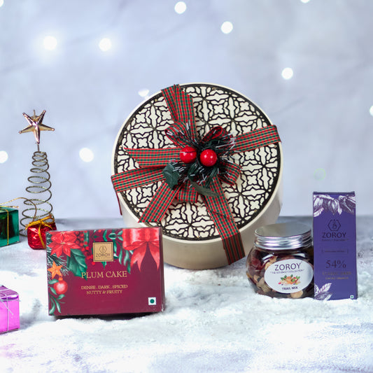 ZOROY Luxury Chocolate Christmas Seasonal Bling Palm Gift Hamper With Eggless Plum Cake And Other Goodies For Corporate Festive New Year Gifts Combo Box