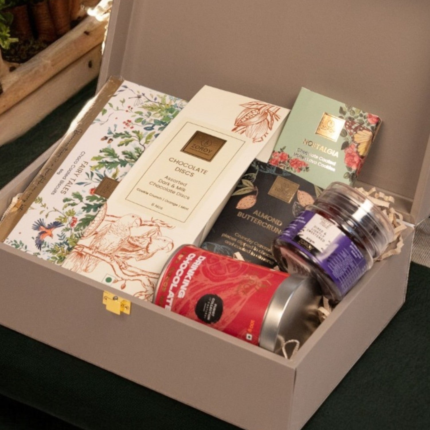 ZOROY Luxury Chocolate Anytime Wooden Treasure Chest Assorted Combo Hamper Pack| Keepsake Reusable Gift Box | Ideal Gift for Birthday, Anniversary, Corporate, House Warming, Wedding Diwali