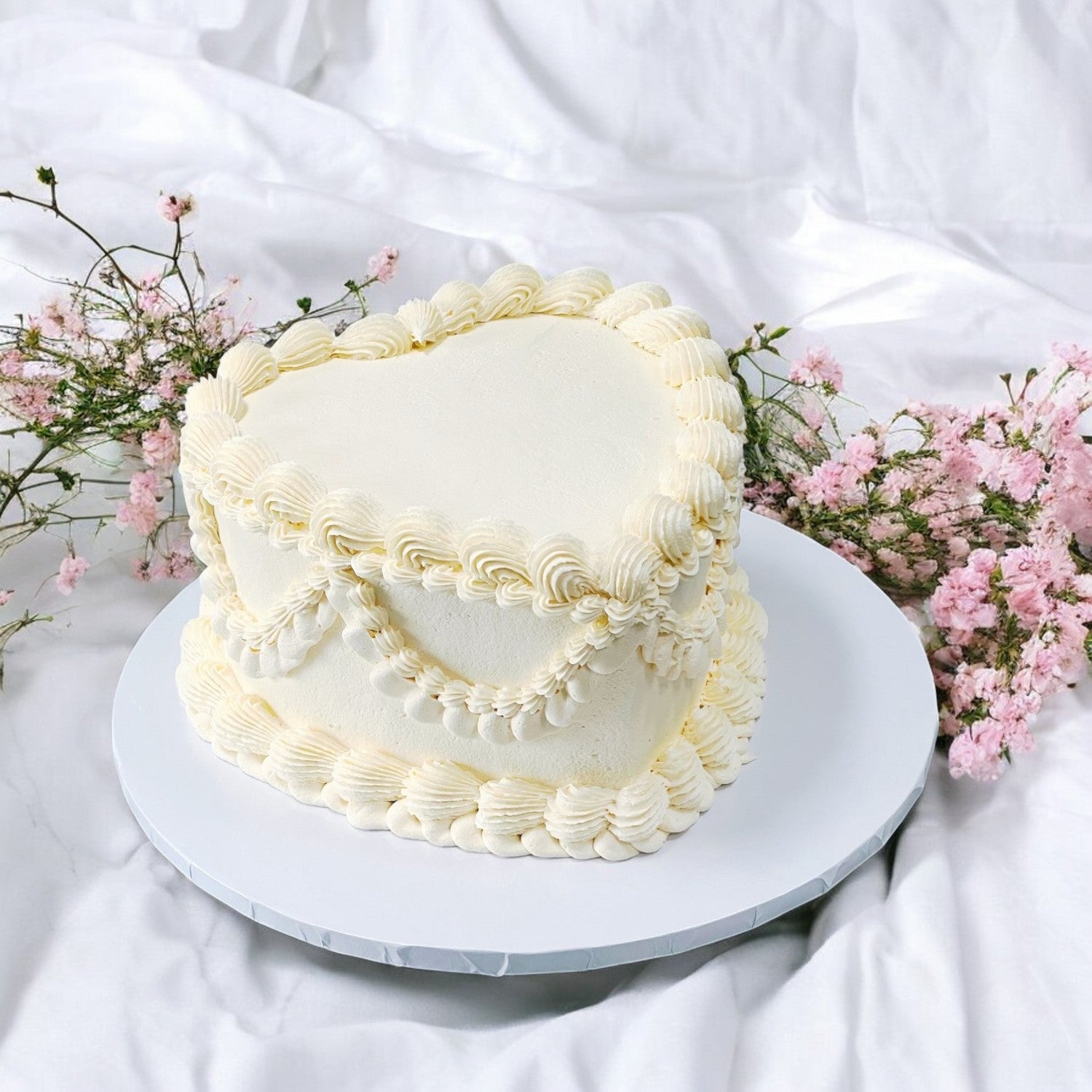 ZOROY Vintage Heart Cake – Classic Elegance with a Luxurious Taste