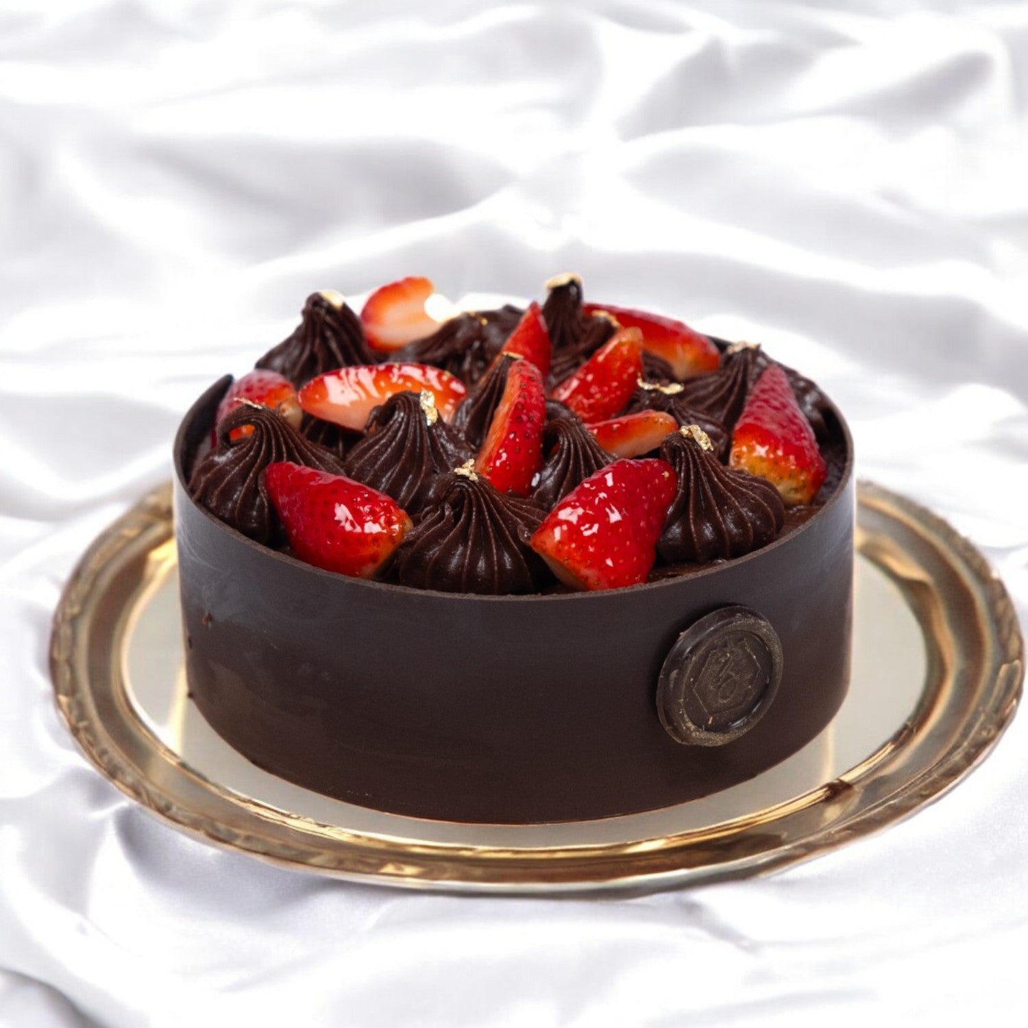 ZOROY Chocolate Strawberry Fudge Eggless Cake