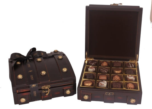 ZOROY Pure Wood TIJORI box with 16 Belgian chocolates