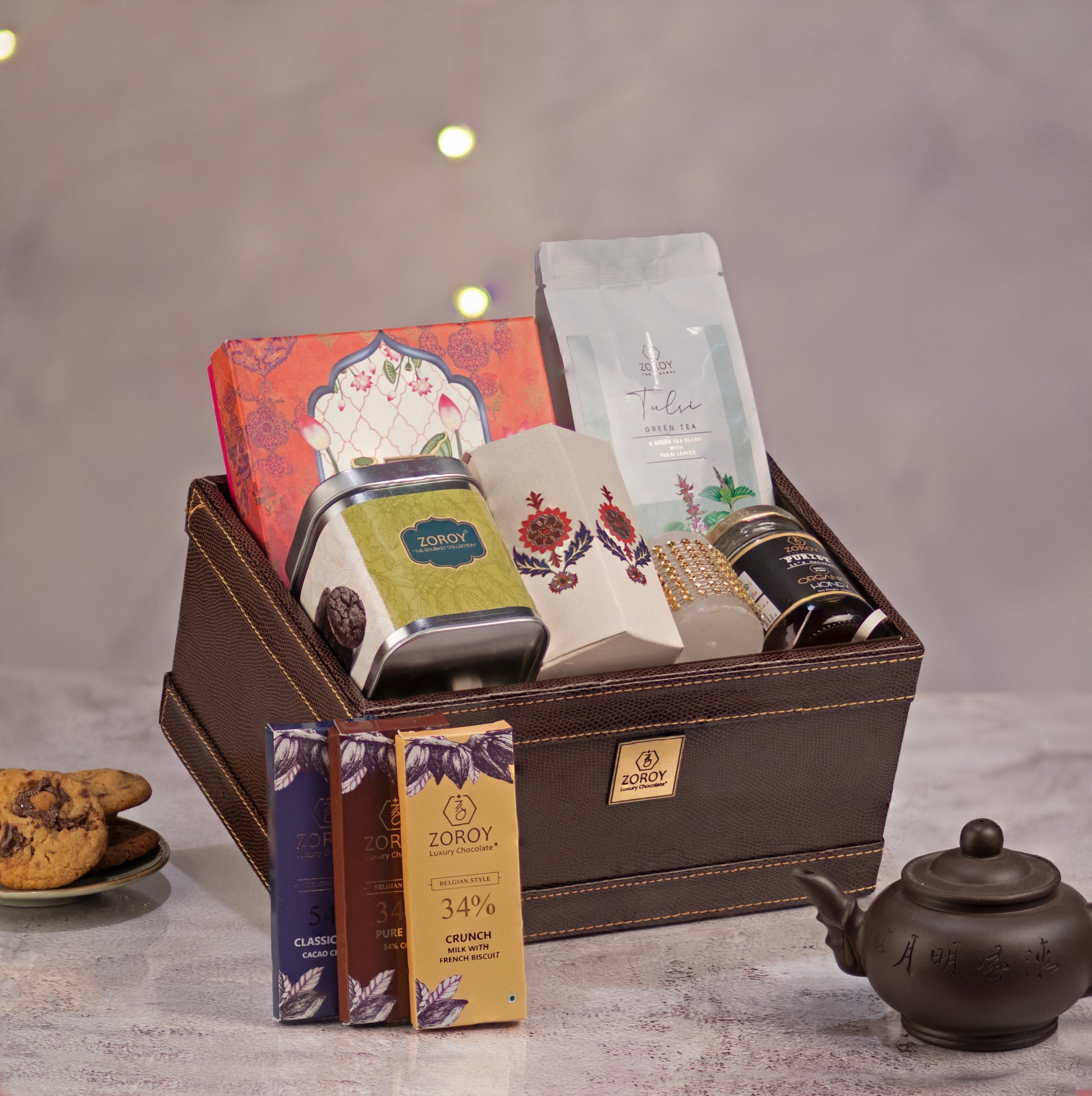 ZOROY Luxury Chocolate Club hamper small| Belgian style chocolate | Dry fruits | handcrafted cookies | Honey |Green Tea | 100% Veg